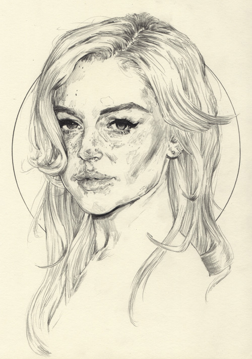 Lindsay Lohan Drawing Photos