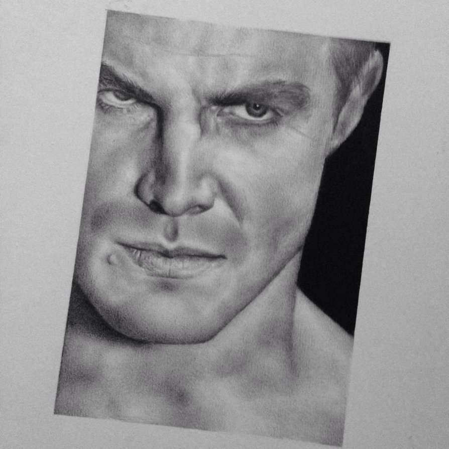 Stephen Amell Drawing Photos