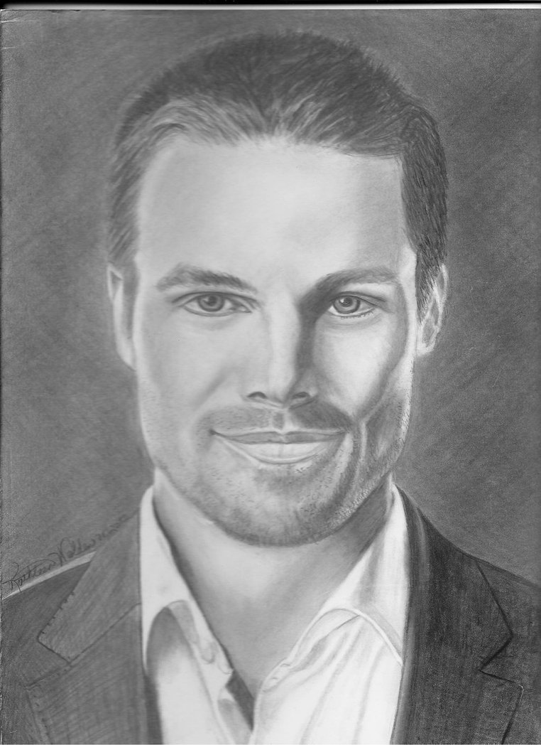 Stephen Amell Drawing Pictures