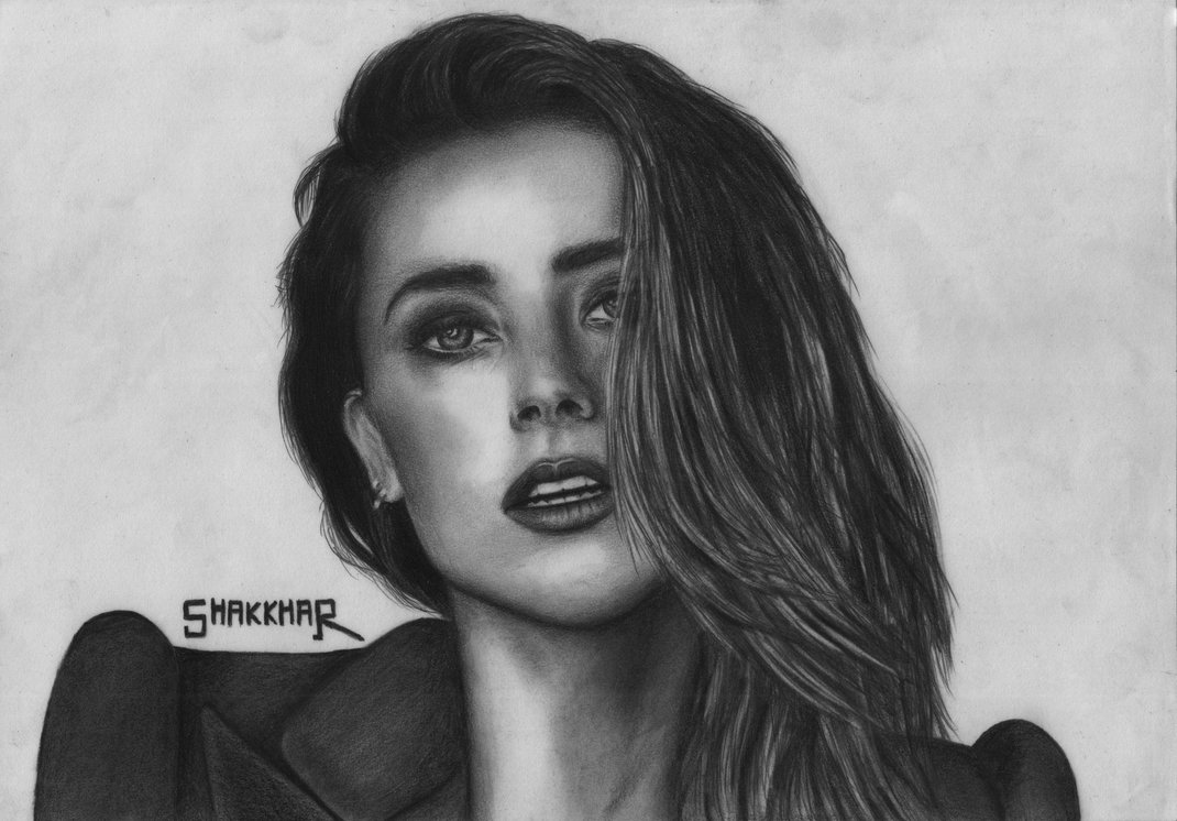 Amber Heard Drawing Photos